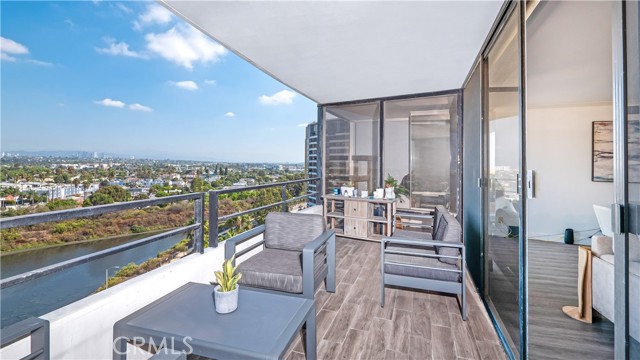 Detail Gallery Image 6 of 15 For 4265 Marina City Drive #811,  Marina Del Rey,  CA 90292 - 2 Beds | 2 Baths