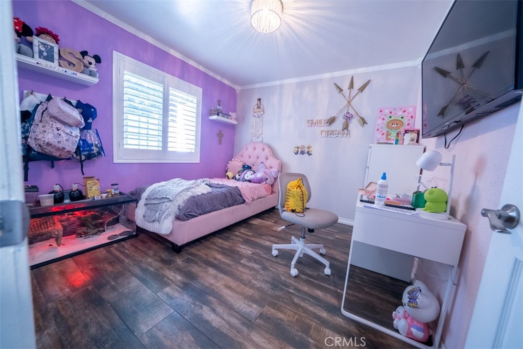 https://media.crmls.org/medias/d0aa943c-e6e7-43fa-a019-feff48f1d59d.jpg?preset=X-Large