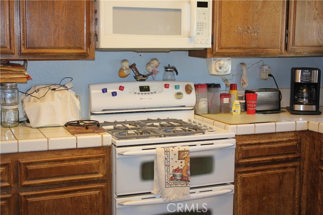 7117 Bonita Avenue, Joshua Tree CA: https://media.crmls.org/medias/d0abb6d2-cd34-4737-85aa-ff9855f8c8e1.jpg