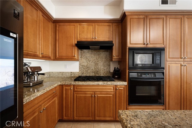 Detail Gallery Image 9 of 26 For 189 Groveland, Irvine,  CA 92620 - 2 Beds | 2/1 Baths