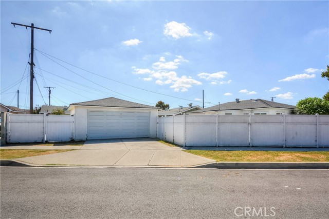12608 Longworth, Norwalk CA: https://media.crmls.org/medias/d0ad5cf0-3e78-4e3a-b323-369d72f547b4.jpg