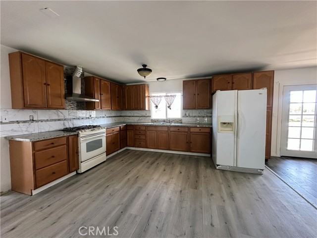 Image 16 of 32 For 1150 Kirby Street 72