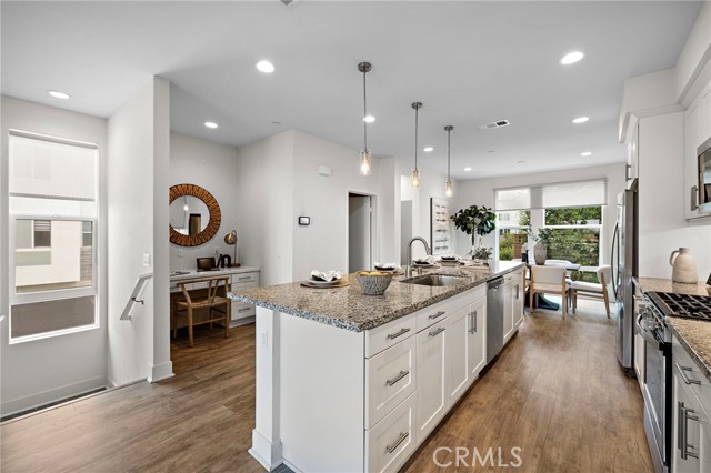 Detail Gallery Image 12 of 50 For 645 W 17th St, Costa Mesa,  CA 92627 - 3 Beds | 2/2 Baths