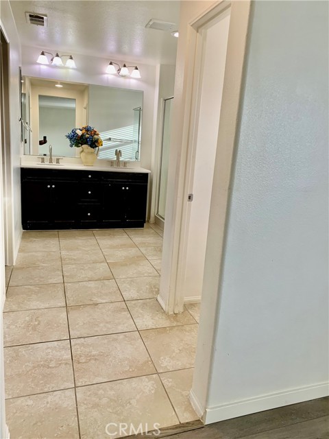 Detail Gallery Image 8 of 11 For 4759 Brison Ct, Jurupa Valley,  CA 91752 - 5 Beds | 3 Baths