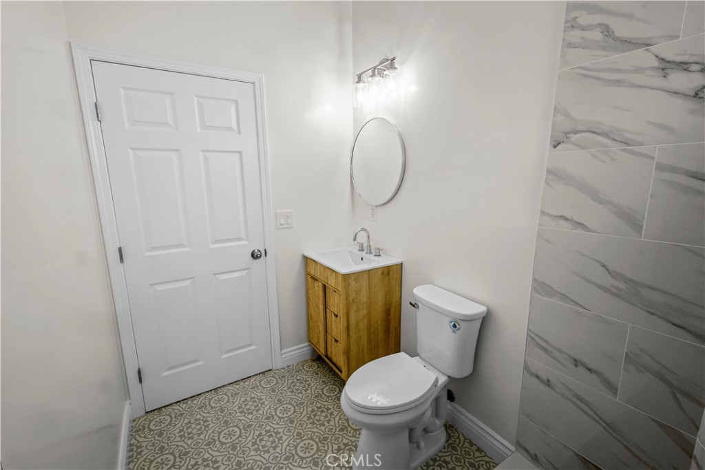 https://media.crmls.org/medias/d0ae3ca6-3145-4692-9469-ae774aada16e.jpg?preset=X-Large