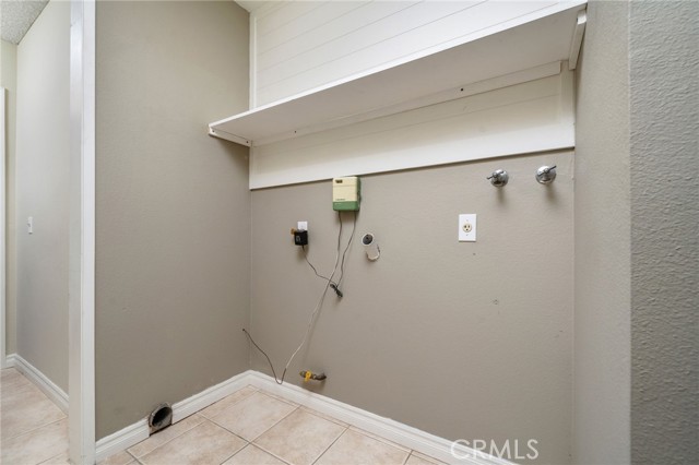 Detail Gallery Image 15 of 31 For 3901 San Lorenzo River Rd, Ontario,  CA 91761 - 4 Beds | 2 Baths