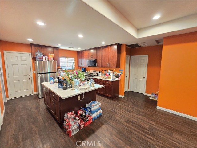 320 E South Street, Rialto CA: https://media.crmls.org/medias/d0af2c07-05d5-487b-9579-7e36a01d82fa.jpg