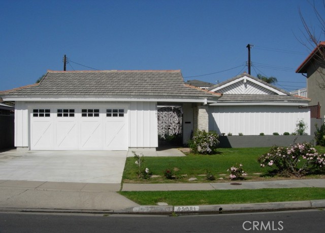 22081 Susan Ln, Huntington Beach, CA 92646