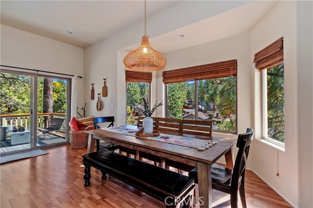 Detail Gallery Image 19 of 50 For 317 Oriole, Big Bear Lake,  CA 92315 - 3 Beds | 3 Baths