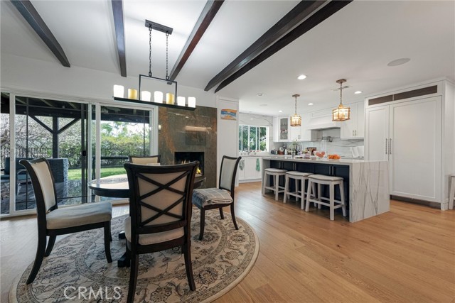 2528 N Orchard Drive, Burbank CA: https://media.crmls.org/medias/d0b00244-154a-4ed0-b48f-32bf98192e3c.jpg