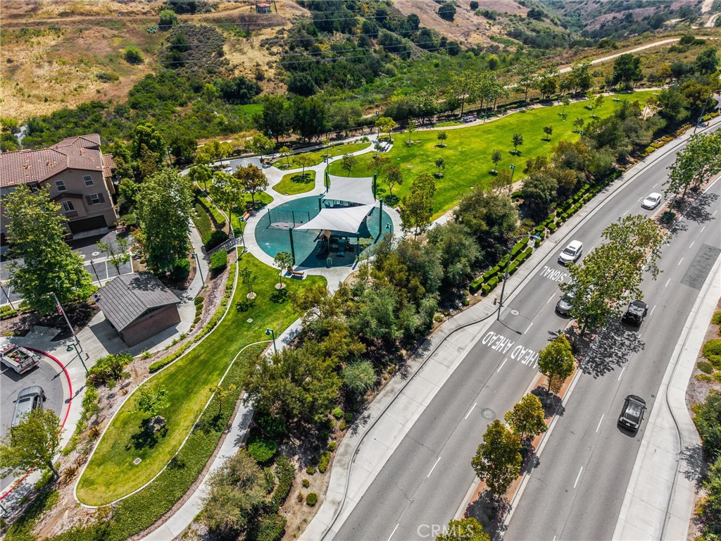 https://media.crmls.org/medias/d0b012b6-6323-4849-b28d-9c525a4ceea9.jpg?preset=X-Large