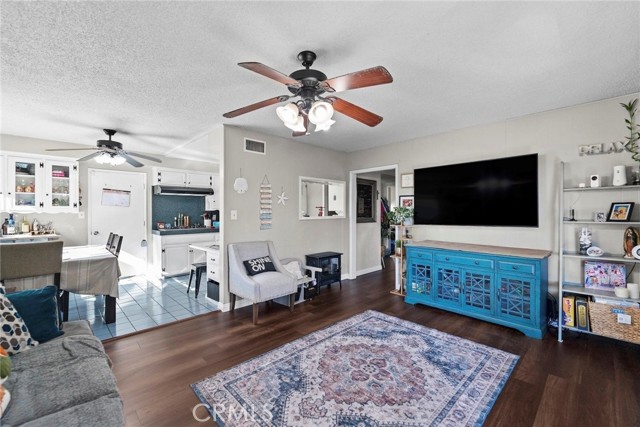 Detail Gallery Image 17 of 29 For 2066 Royalty, Pomona,  CA 91767 - 4 Beds | 2 Baths