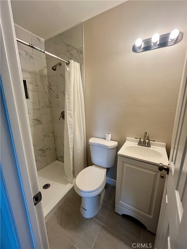 https://media.crmls.org/medias/d0b0954d-8541-4db9-b32a-8cd09f95f364.jpg?preset=X-Large