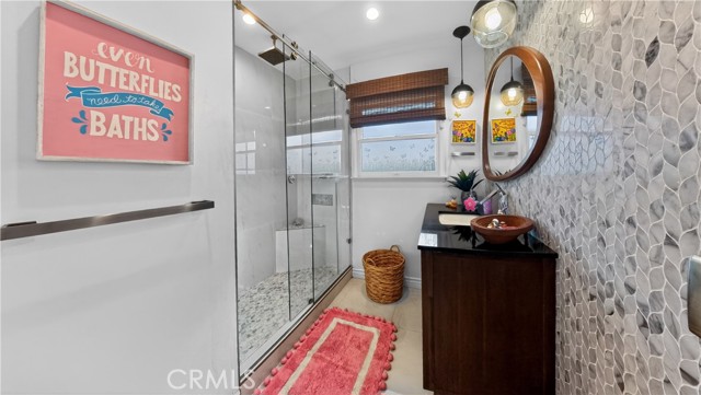 Detail Gallery Image 26 of 34 For 924 Irving Dr, Burbank,  CA 91504 - 4 Beds | 3 Baths