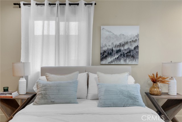 1123 E Ocean Blvd, Long Beach CA: https://media.crmls.org/medias/d0b0c64f-8010-4660-ad8b-66dd878ed912.jpg