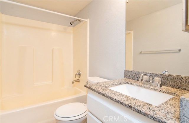 Detail Gallery Image 8 of 19 For 1110 Ohio Ave #201,  Long Beach,  CA 90804 - 2 Beds | 2 Baths