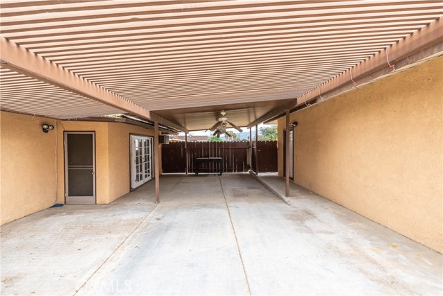 Detail Gallery Image 12 of 16 For 1010 N Palm Ave, Hemet,  CA 92543 - 4 Beds | 2 Baths