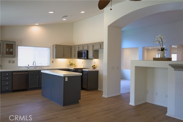 1358 Clover Way, Beaumont CA: https://media.crmls.org/medias/d0b1e3c3-ac6f-4b38-9923-8c28aeda30e7.jpg