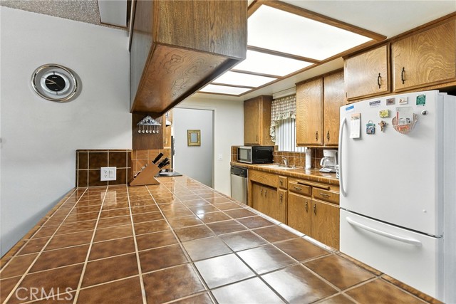 Detail Gallery Image 5 of 33 For 2924 Raccoon Dr, –,  CA 93240 - 3 Beds | 2 Baths