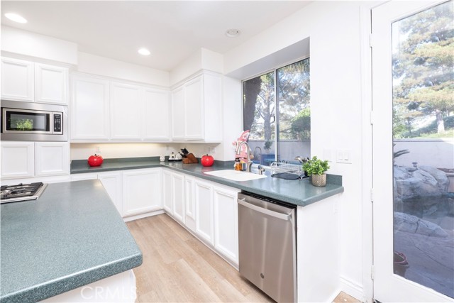 5 Encinal, Lake Forest CA: https://media.crmls.org/medias/d0b34992-30ed-492b-b885-bd006d1057d2.jpg