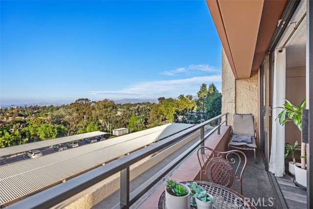 Detail Gallery Image 8 of 32 For 24055 Paseo Del Lago #303,  Laguna Woods,  CA 92637 - 2 Beds | 2 Baths