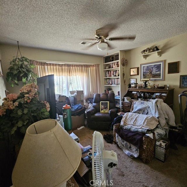 15921 Sultana Street, Hesperia CA: https://media.crmls.org/medias/d0b55d38-ae22-4f38-9857-22a5efa9fddd.jpg