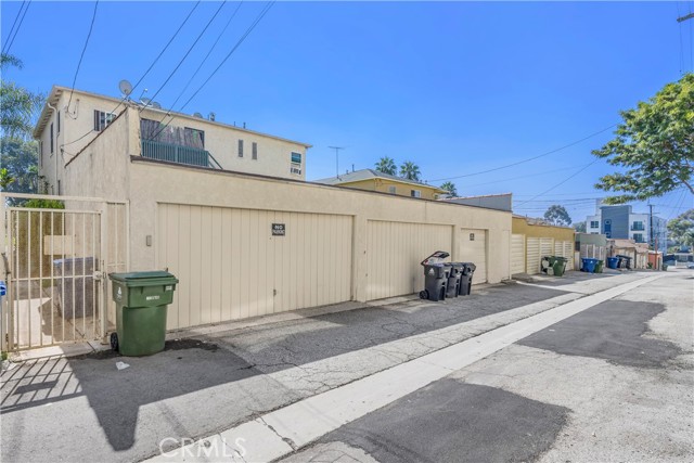 7119 Kittyhawk Avenue, Los Angeles CA: https://media.crmls.org/medias/d0b599d6-19c0-4fb1-8483-a4f620b02491.jpg