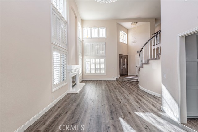 Detail Gallery Image 10 of 38 For 429 Somerset Cir, Corona,  CA 92879 - 4 Beds | 3 Baths