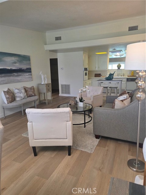 Detail Gallery Image 7 of 18 For 1660 Glenview Rd #78 J.,  Seal Beach,  CA 90740 - 2 Beds | 1 Baths
