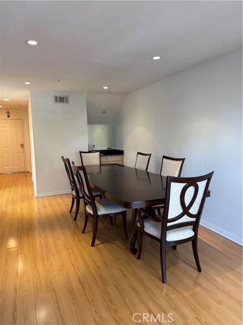 1131 Campbell Street, Glendale CA: https://media.crmls.org/medias/d0b67496-f67f-4461-acac-9c61a94a1390.jpg
