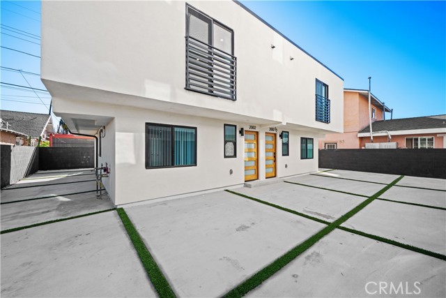 Detail Gallery Image 3 of 27 For 2002 Hillcrest Dr, Los Angeles,  CA 90016 - 4 Beds | 4 Baths