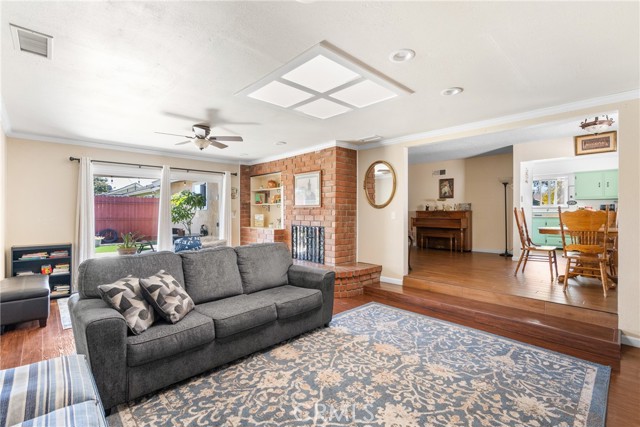 Detail Gallery Image 5 of 23 For 413 E Grant St, Santa Maria,  CA 93454 - 3 Beds | 2 Baths