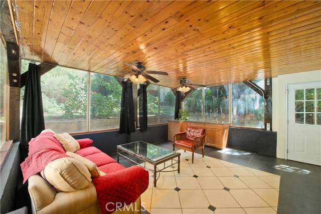 23329 Raymond Street, Chatsworth CA: https://media.crmls.org/medias/d0b90018-c1a0-4253-9766-d7138577c579.jpg