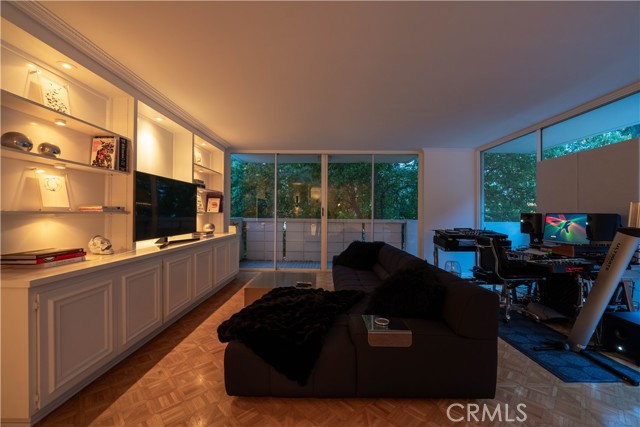 Detail Gallery Image 6 of 43 For 8787 Shoreham Dr #201,  West Hollywood,  CA 90069 - 1 Beds | 1 Baths
