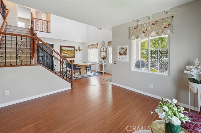 Detail Gallery Image 9 of 50 For 19540 Ellis Henry Ct, Newhall,  CA 91321 - 5 Beds | 3 Baths