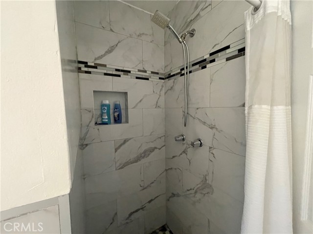 10443 Woodley Avenue, Granada Hills CA: https://media.crmls.org/medias/d0ba1fb8-b0ec-49a5-a86b-88b84e0c18d7.jpg