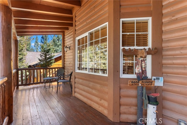 Detail Gallery Image 8 of 52 For 261 Crater Lake, Big Bear Lake,  CA 92315 - 3 Beds | 2 Baths