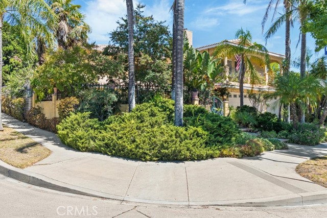 19259 Ludlow St., Porter Ranch CA: https://media.crmls.org/medias/d0bb0861-3a51-43d7-8f30-9088d54d0500.jpg