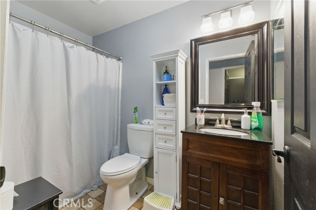 Detail Gallery Image 17 of 32 For 249 Caroline Ln, Shafter,  CA 93263 - 4 Beds | 2 Baths