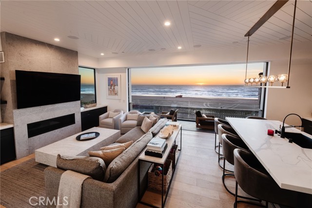 Detail Gallery Image 13 of 53 For 2200 the Strand a,  Manhattan Beach,  CA 90266 - 2 Beds | 2 Baths