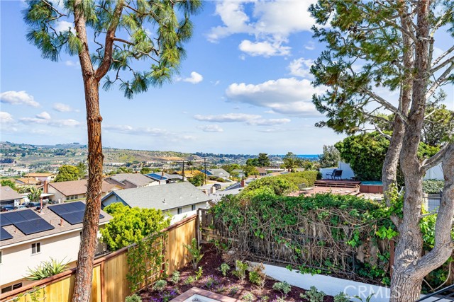 Detail Gallery Image 2 of 52 For 32862 Bluffside Dr, Dana Point,  CA 92629 - 4 Beds | 3 Baths