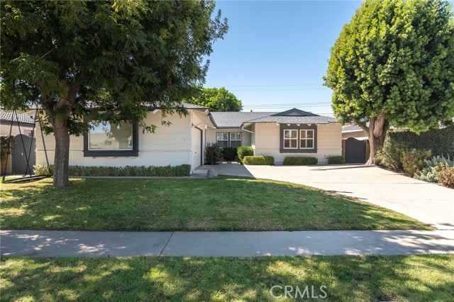 15101 Kingston Ln, Huntington Beach, CA 92647