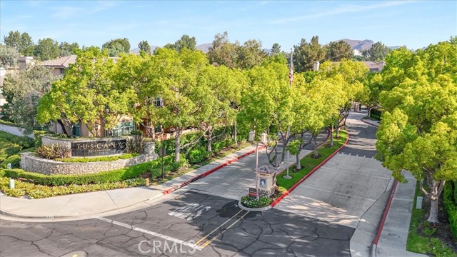 19431 Rue De Valore, Lake Forest CA: https://media.crmls.org/medias/d0bc5186-73c7-4e8a-9ed7-3f9bca1e0519.jpg
