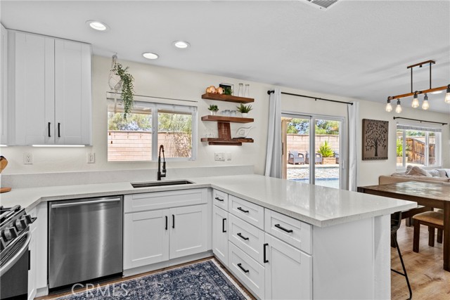 Detail Gallery Image 11 of 60 For 38551 Tranquila Ave, Murrieta,  CA 92563 - 3 Beds | 2/1 Baths