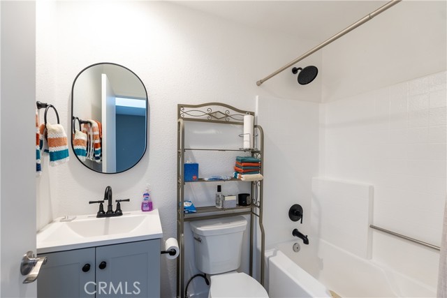Detail Gallery Image 11 of 14 For 13901 Olive View Ln #68,  Sylmar,  CA 91342 - 3 Beds | 2/1 Baths