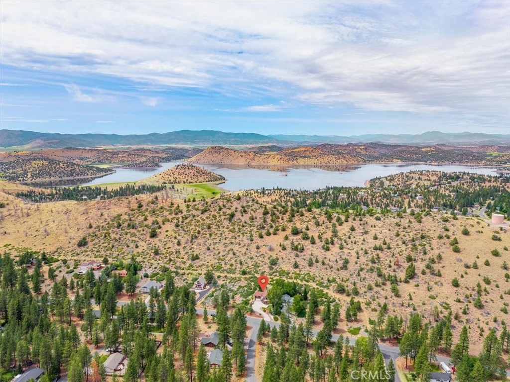 https://media.crmls.org/medias/d0be29f9-071d-43cd-9674-2aed491467e9.jpg?preset=X-Large