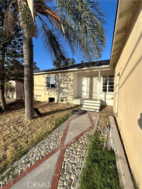 Detail Gallery Image 1 of 9 For 9775 Poplar Ave, Fontana,  CA 92335 - 4 Beds | 2 Baths