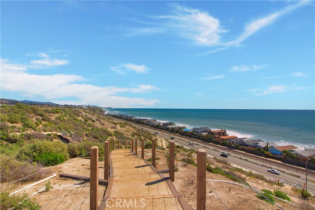 115 Via Bellas Artes, San Clemente CA: https://media.crmls.org/medias/d0be8db8-b65d-4a2b-ae6a-f3cbcbbe56b9.jpg