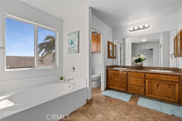 Detail Gallery Image 29 of 48 For 12303 Midtowne Dr, Bakersfield,  CA 93312 - 5 Beds | 2/1 Baths