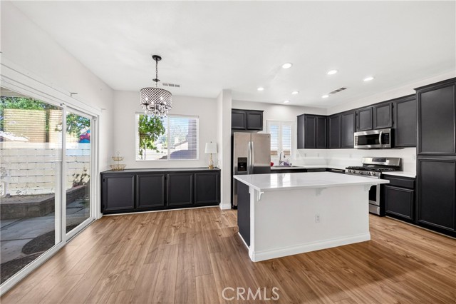 Detail Gallery Image 12 of 51 For 2037 W Avenue H6, Lancaster,  CA 93536 - 4 Beds | 2 Baths